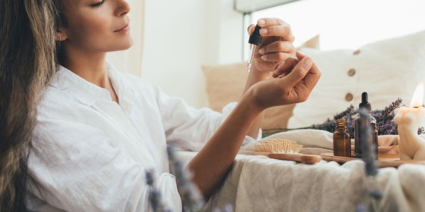 Come usare gli oli essenziali in casa: 7 idee semplici e naturali