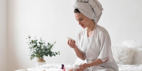 Come creare una skincare routine con prodotti naturali